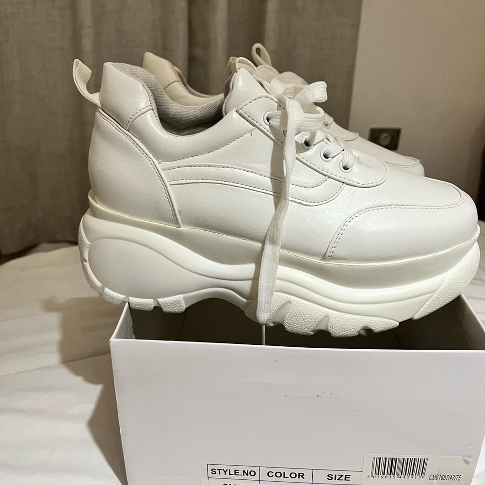 Chunky sneakers